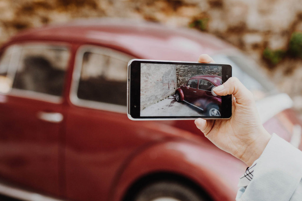 photos to sell a car