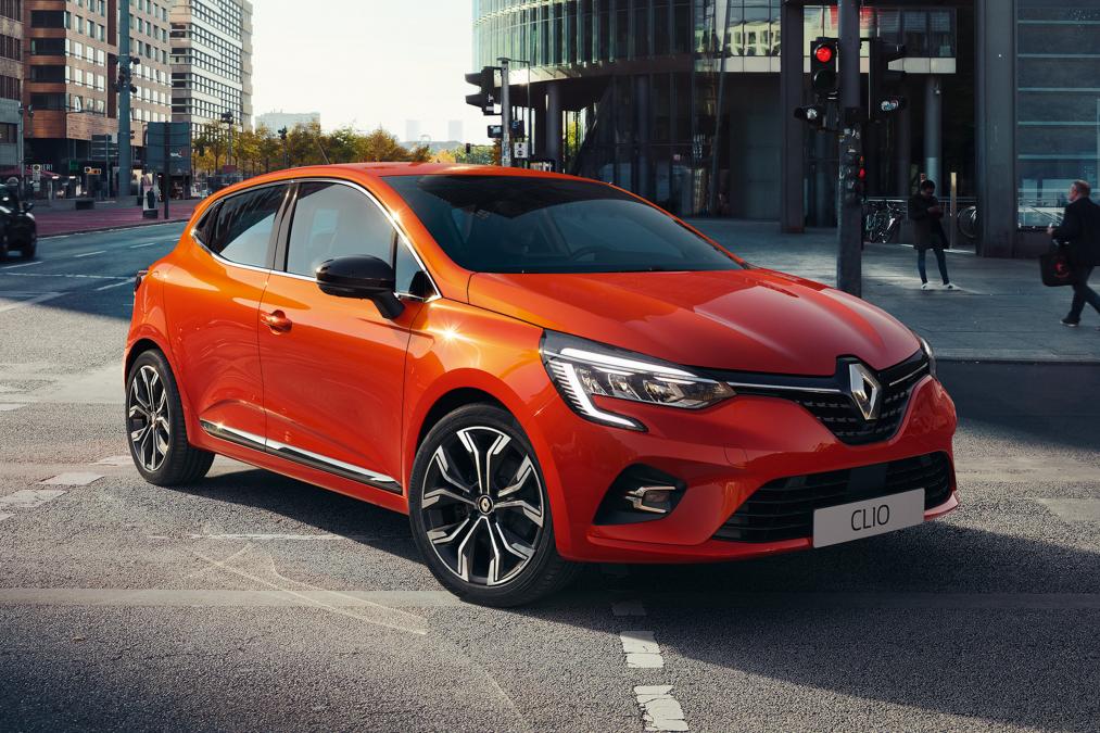 Orange Renault Clio